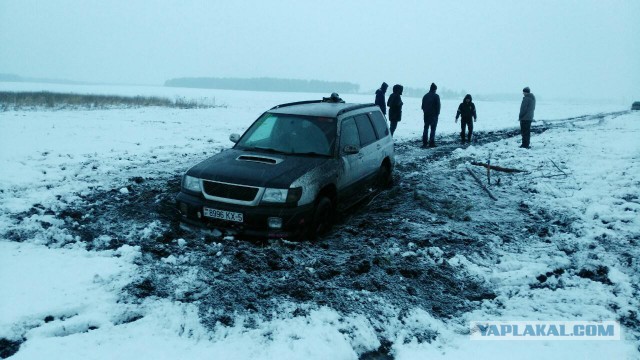 Волгоградец среди ночи проехал 150 километров, чтобы вытащить застрявшие в грязи машины незнакомцев