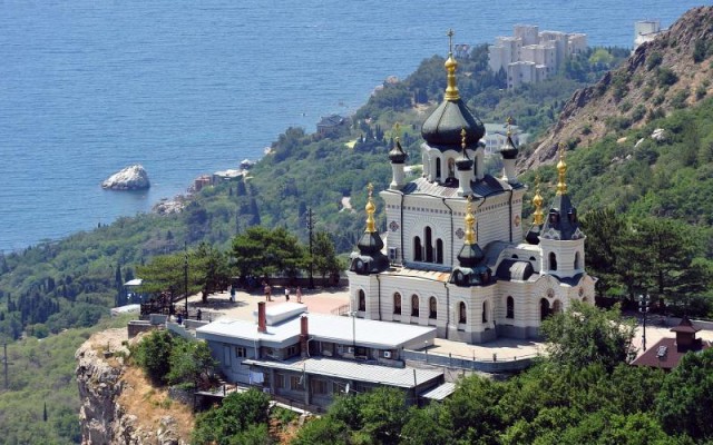 Немного солнца и тепла. Крымские виды.