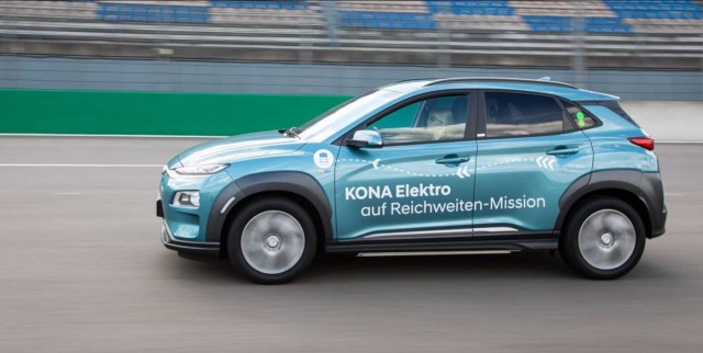 Кроссовер Hyundai Kona Electric одолел без подзарядки 1026 км