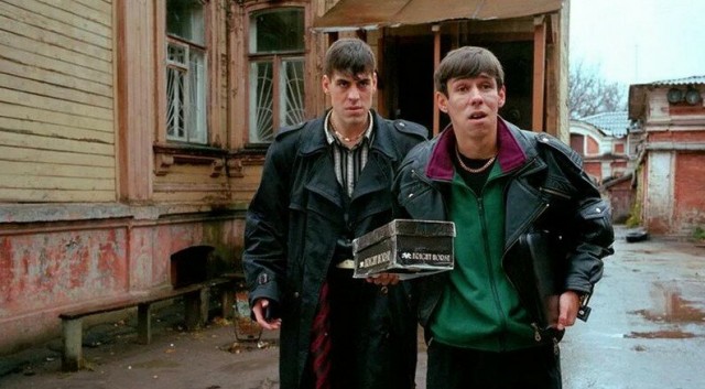 Забытые сегодня предметы роскоши 90-х: о чем раньше мечтали наши люди