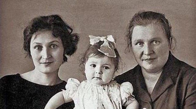 15 неожиданных фото отечественных знаменитостей, на которых их сложно узнать