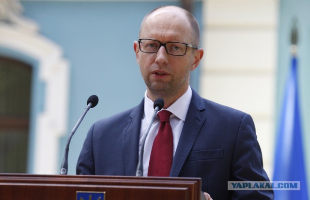 Яценюк: у Украины мало шансов получить контроль