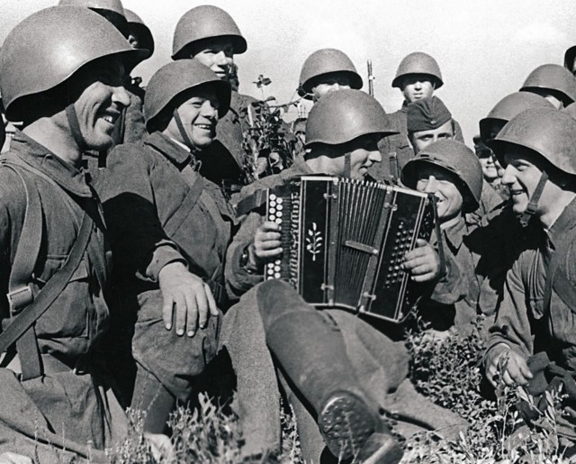 1944. Небольшая подборка военных фотографий