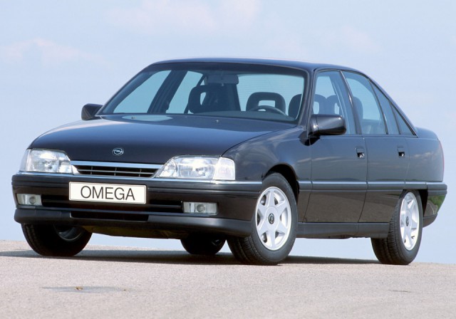 Капсула времени: Opel Omega 1992 года с пробегом 705 км