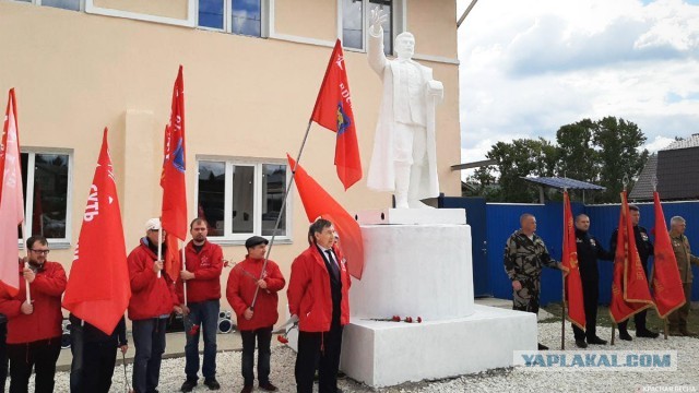 На Урале восстановили памятник Сталину