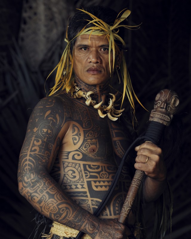 Самое изолированное племя в мире, которое живет в 1 400 км от ближайшей цивилизации