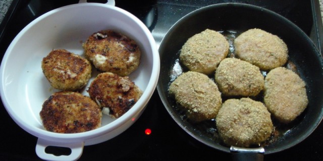 Куриные котлетки с сыром, Очень просто и очень вкусно)))