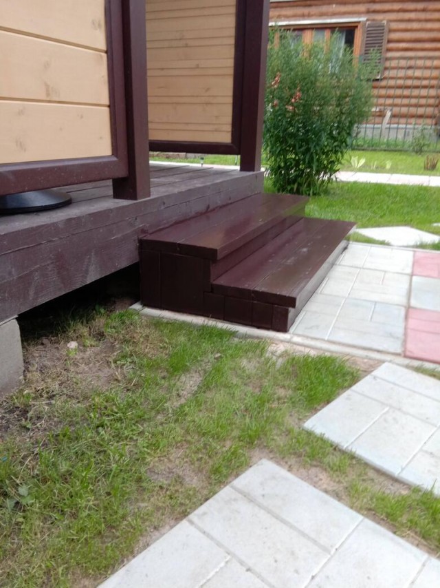Ступеньки к беседке