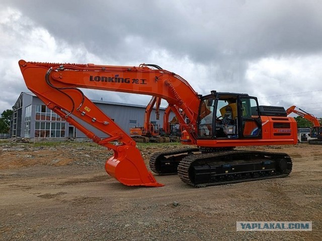 Китайцы завалили Россию дешевыми экскаваторами