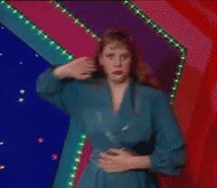 Девочка в голубом, Фееричное выступление