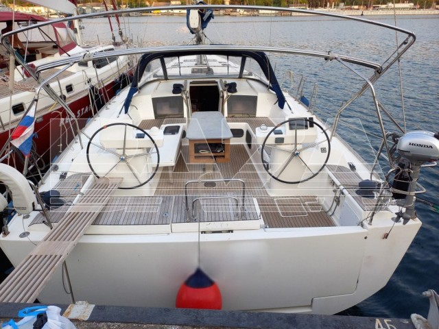 Туристы из России угнали яхту в Карибском море и доплыли на ней до России