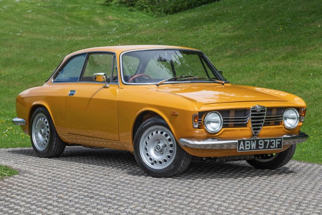 В Италии выпустили 600-сильный рестомод Alfa Romeo образца 1960-х годов — купе GT Super. Цена - полмиллиона евро