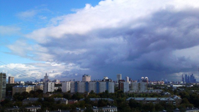 Мне нравится смотреть на город из моего окна,