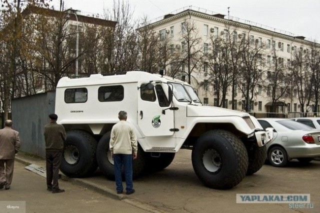 Мой трактор поле переедет, переедет и лес