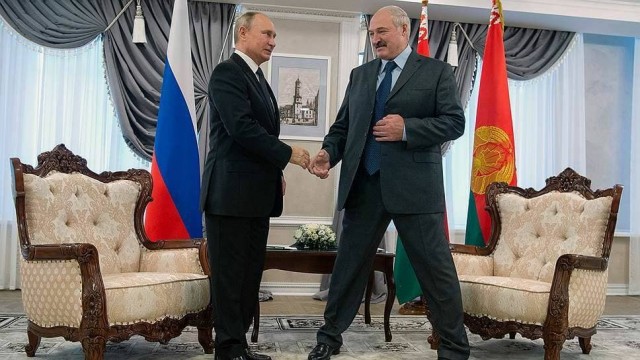 Путин и Лукашенко договорились о кредитах Минску в связи с налоговым маневром в РФ