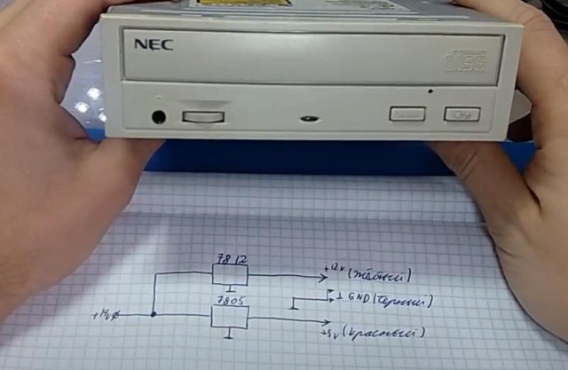 Виниловых пластинок было продано больше, чем музыкальных компакт-дисков в США впервые с 1987 года