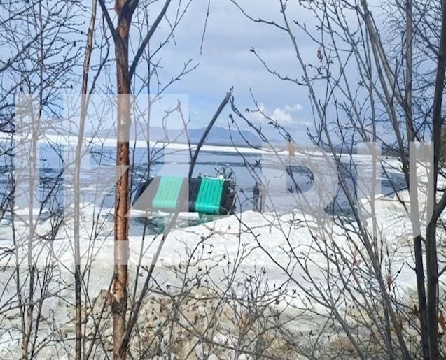 Четыре человека погибли при крушении катера на Байкале в Бурятии