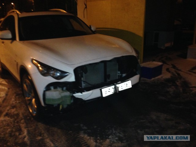 У Mazda в Ростове вырезают противотуманки.=