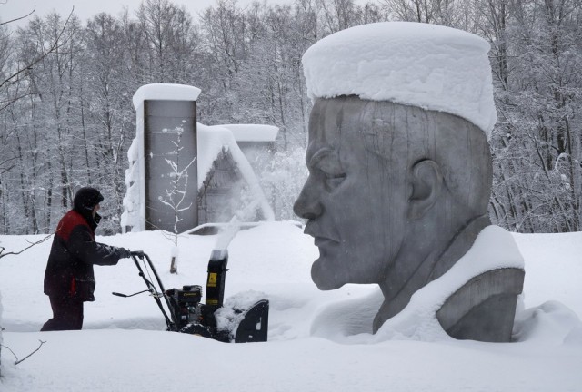 Памятники, способные удивить любого
