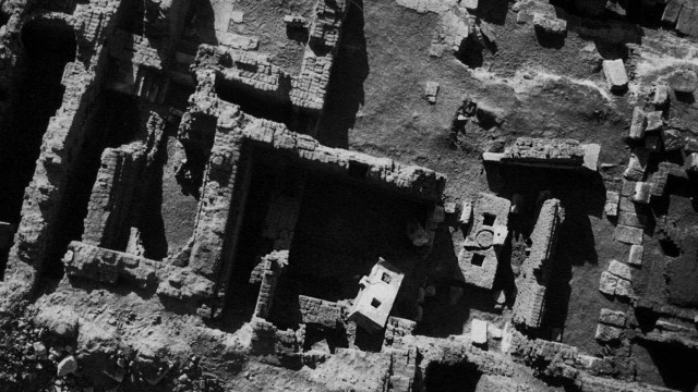 Незавершённые обелиски и колоссы Акориса