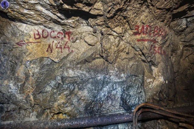 В этой горе километры заброшенных подземелий с рельсами и вагонетками: Штольня "Верхняя"