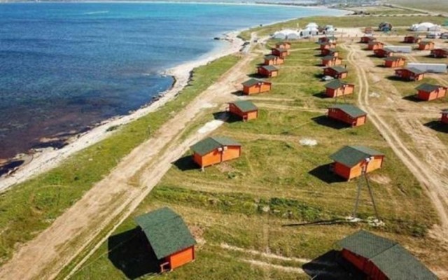 В Крыму неизвестные обстреляли кемпинг с туристами