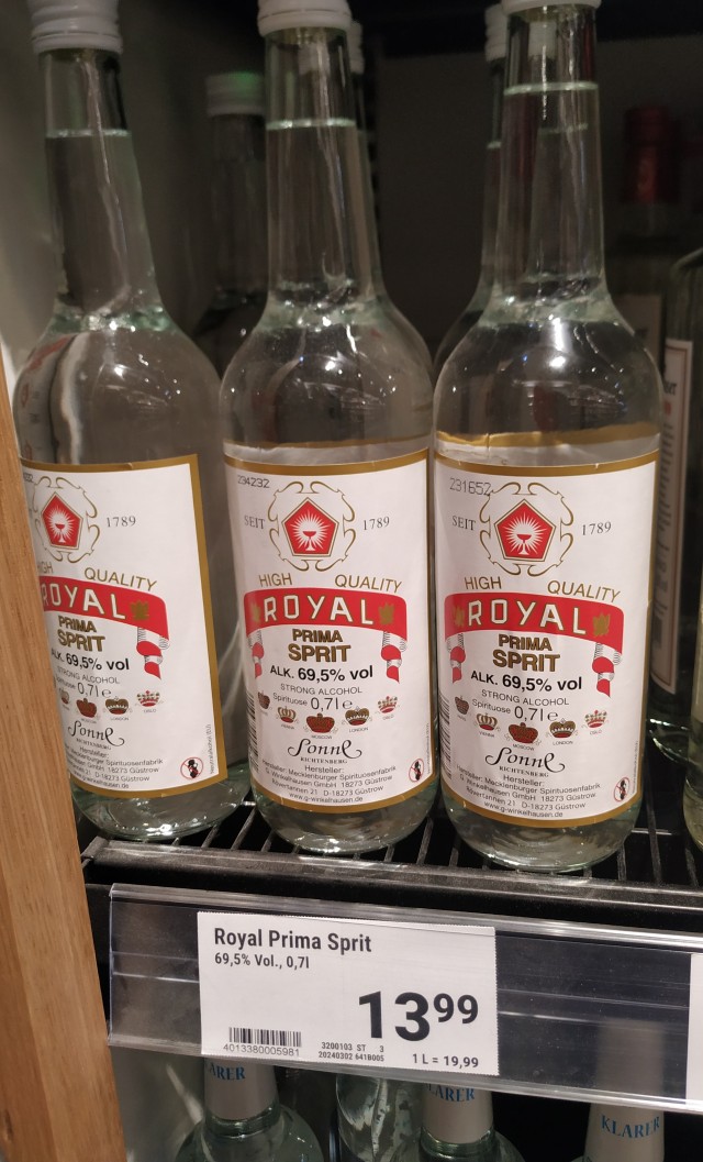 Нашел Рояль в кущах