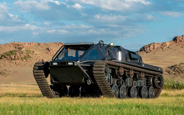 На ПМЭФ найден некий VISUVA Т8