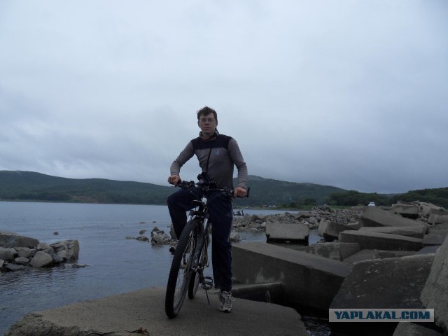 По острову Русскому