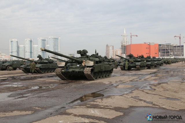 Техника на Ходынке и перегон техники в Москву