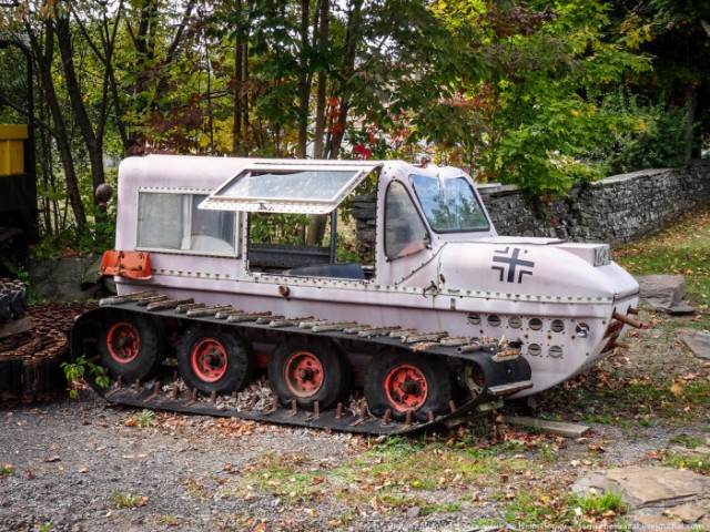 Раритетная военная техника в закромах пенсионера