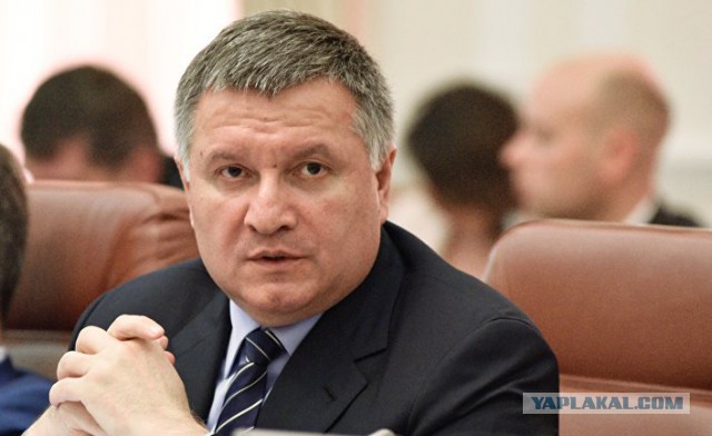 Саакашвилли угрожает прыгнуть с крыши