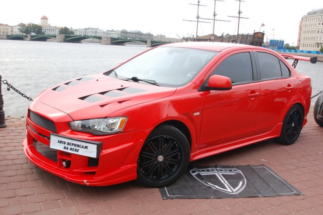 Авто Вернисаж на Неве.