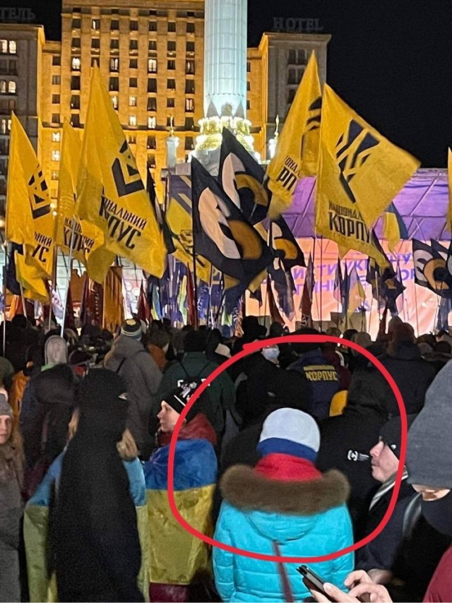 В Киеве на площади Независимости начался митинг против Зеленского
