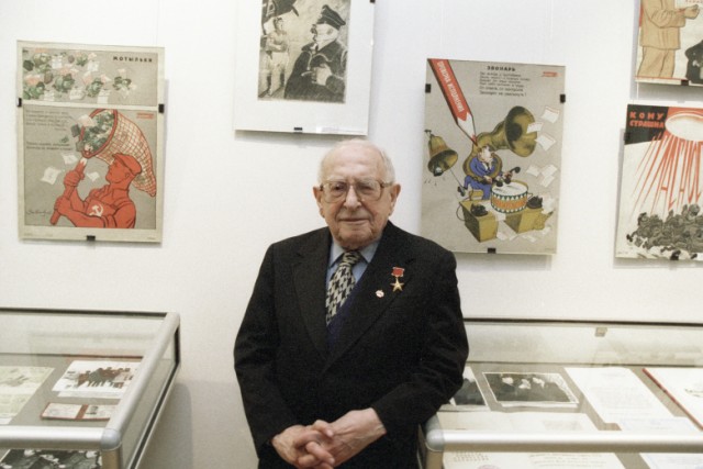 125 лет назад родился карикатурист Борис Ефимов.