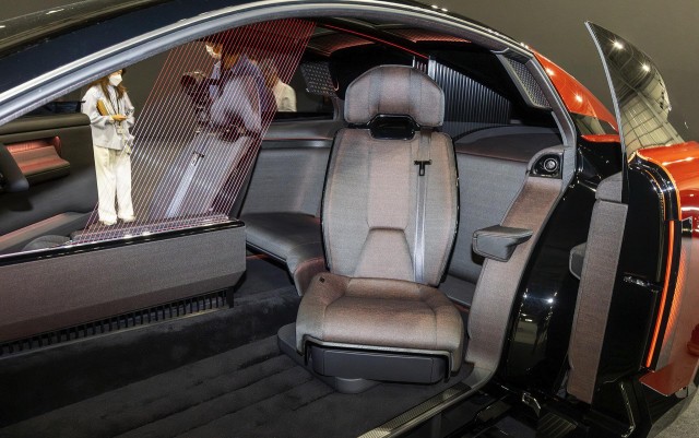 Toyota создала конкурента купе Роллс-Ройс — Century Coupe