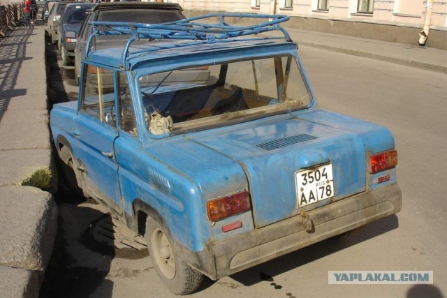Девочка по имени Элли знает все машины