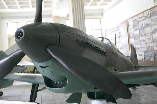 Старый, добрый Як-9