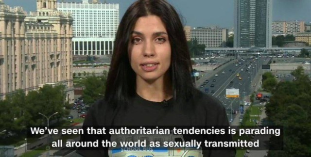 Pussy Riot выбежали на поле во время финала ЧМ-2018