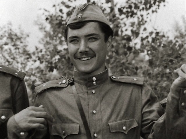 Рустаму Сагдуллаеву-71. Почему хотел, чтобы его вырезали из к/ф "В бой идут одни старики"?