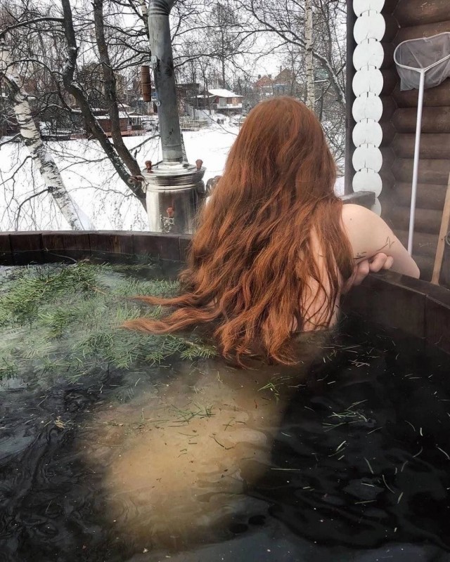 И самовар обязательно на сосновых шишках!