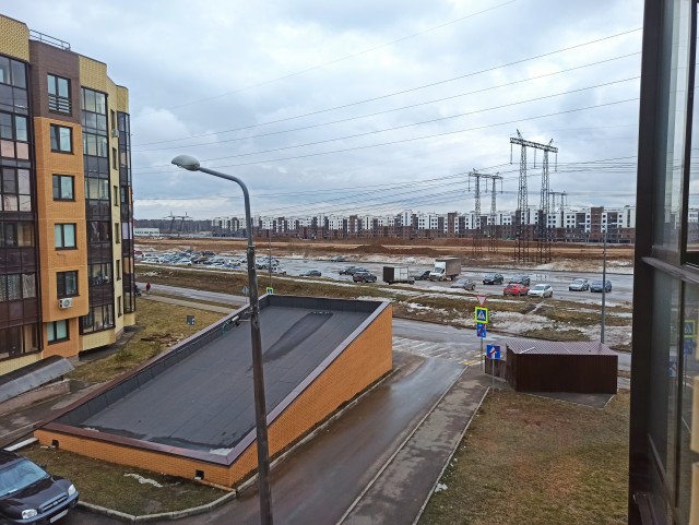 Мытищинские императоры не могут уехать домой.