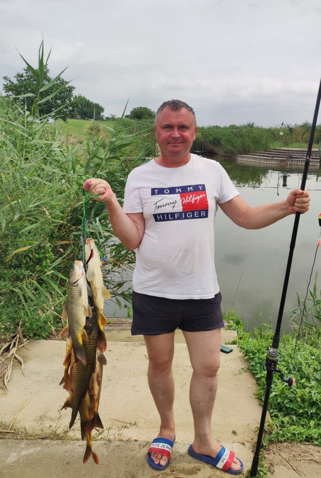 С днём рыбака!