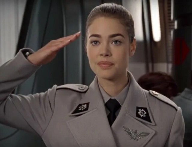 Студия Лебедева сделала новый логотип «Аленки»