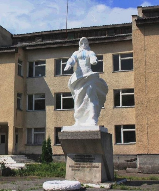 Памятники жертвам ОУН-УПА