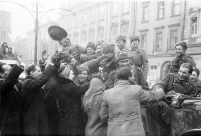 Самые трогательные фотографии войны
