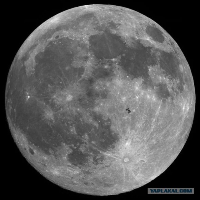 Луна 2012 года.
