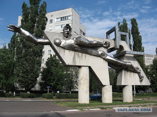 Какие прозвища дают памятникам в России