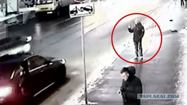 РЕН ТВ разыскал фотографа, который снимал водителя-убийцу на "Мерседесе"