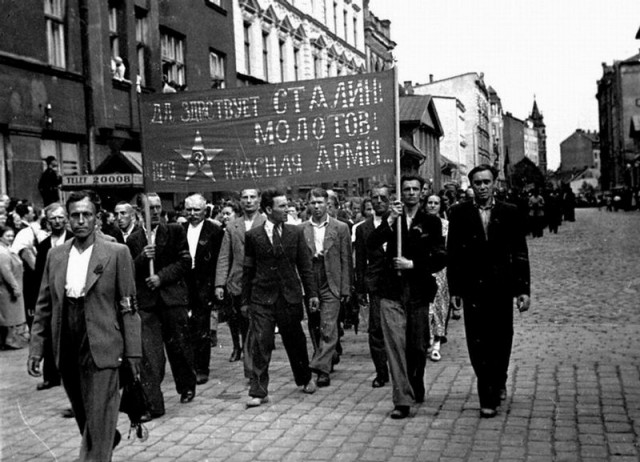 Присоединение Прибалтики к СССР в 1940 году в фотографиях